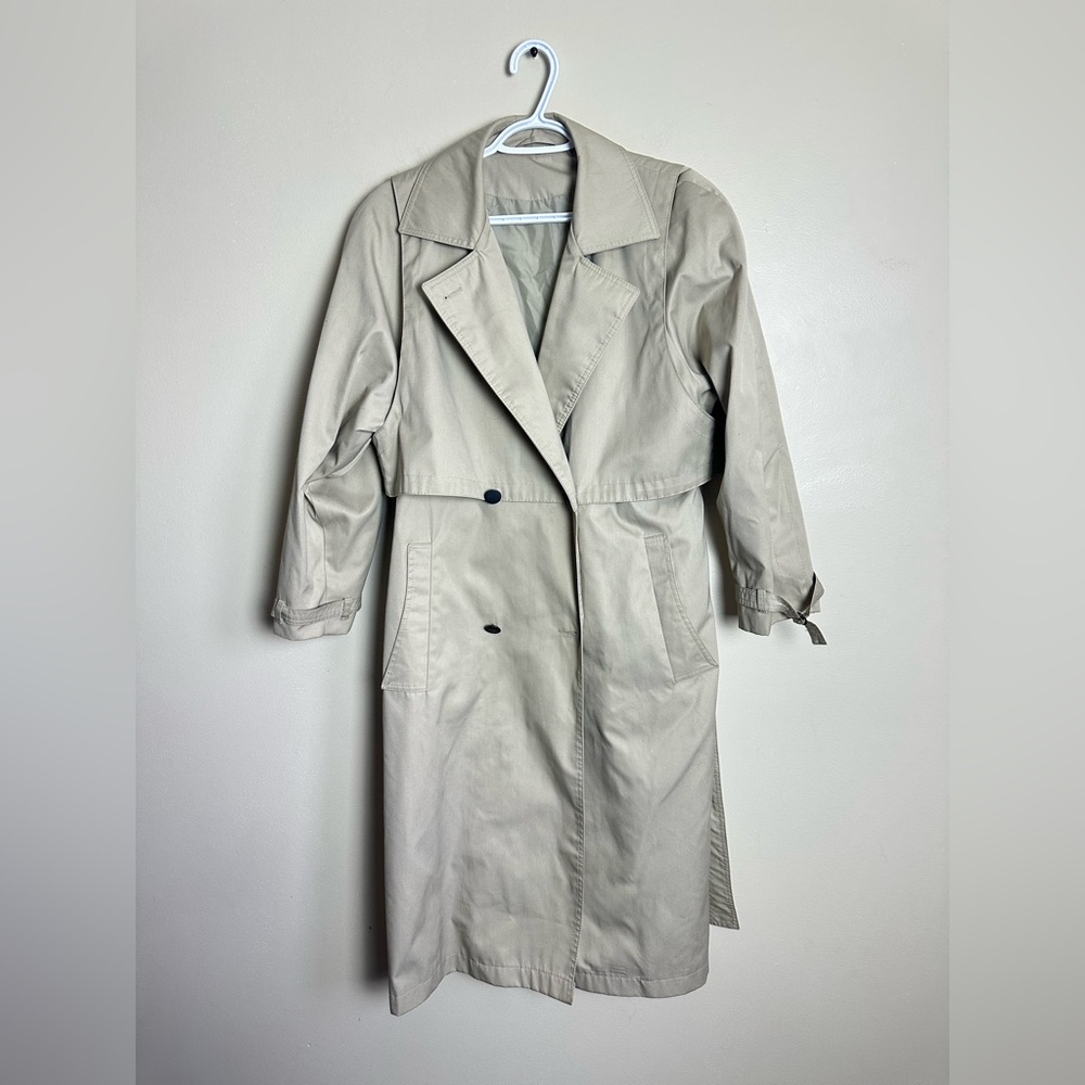 Classic Beige Women's Trench Coat Size 9/10